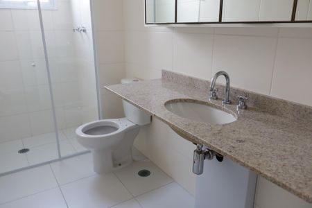 Apartamento à venda com 75m², 2 quartos e 2 vagas Apartamento à venda com 75m², 2 quartos e 2 vagasBanheiro da Suíte 2