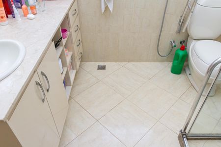 Casa para alugar com 130m², 3 quartos e 3 vagas Casa para alugar com 130m², 3 quartos e 3 vagasBanheiro 2