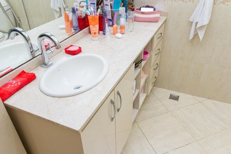 Casa para alugar com 130m², 3 quartos e 3 vagas Casa para alugar com 130m², 3 quartos e 3 vagasBanheiro 2