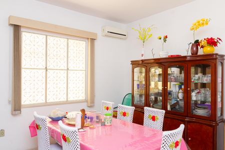 Casa para alugar com 130m², 3 quartos e 3 vagas Casa para alugar com 130m², 3 quartos e 3 vagasSala de Jantar