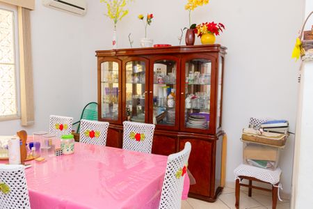 Casa para alugar com 130m², 3 quartos e 3 vagas Casa para alugar com 130m², 3 quartos e 3 vagasSala de Jantar