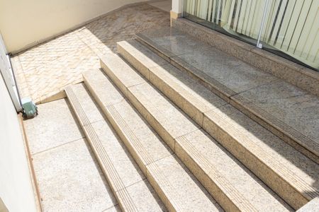 Casa para alugar com 130m², 3 quartos e 3 vagas Casa para alugar com 130m², 3 quartos e 3 vagasVaranda