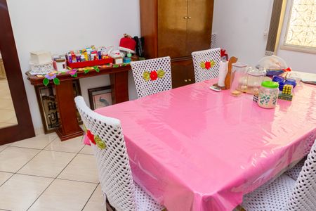 Casa para alugar com 130m², 3 quartos e 3 vagas Casa para alugar com 130m², 3 quartos e 3 vagasSala de Jantar