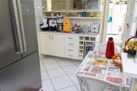 Casa para alugar com 130m², 3 quartos e 3 vagas Casa para alugar com 130m², 3 quartos e 3 vagasCozinha