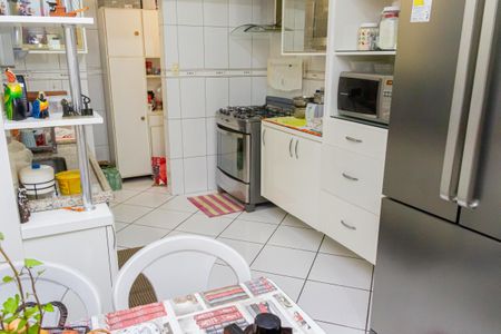 Casa para alugar com 130m², 3 quartos e 3 vagas Casa para alugar com 130m², 3 quartos e 3 vagasCozinha