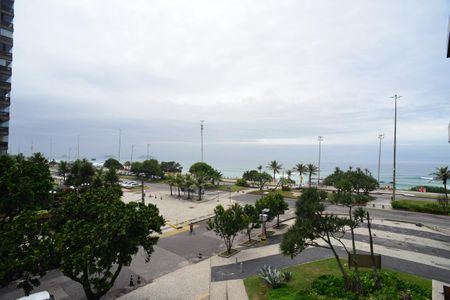 Apartamento à venda com 55m², 1 quarto e 1 vaga Apartamento à venda com 55m², 1 quarto e 1 vagaVaranda