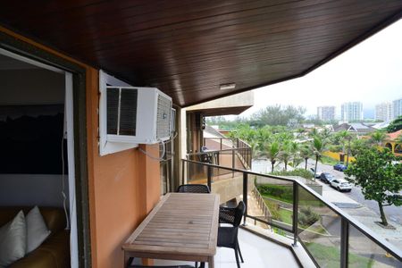 Apartamento à venda com 55m², 1 quarto e 1 vaga Apartamento à venda com 55m², 1 quarto e 1 vagaVaranda