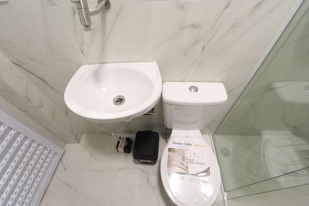 Banheiro de kitnet/studio para alugar com 1 quarto, 20m² em Barra Funda, São Paulo