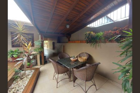 Casa à venda com 3 quartos, 180m² em Vila Nova, Novo Hamburgo