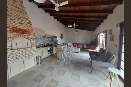 Casa à venda com 3 quartos, 180m² em Vila Nova, Novo Hamburgo