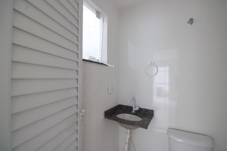 Casa de condomínio à venda com 70m², 2 quartos e 1 vagaLavabo