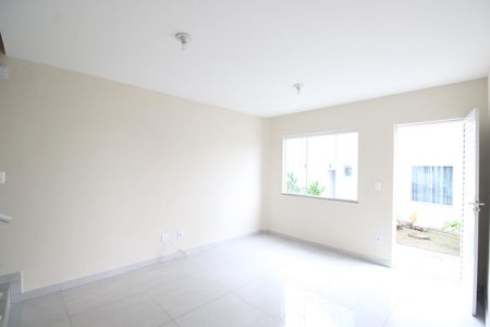 Sala de casa de condomínio à venda com 2 quartos, 70m² em Tanque, Rio de Janeiro