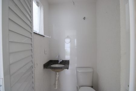 Casa de condomínio à venda com 70m², 2 quartos e 1 vagaLavabo