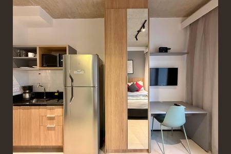 Quarto de kitnet/studio à venda com 0 quarto, 24m² em Santo Amaro, São Paulo