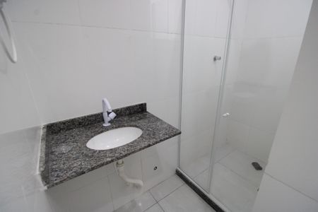 Casa de condomínio à venda com 70m², 2 quartos e 1 vagaBanheiro da suíte