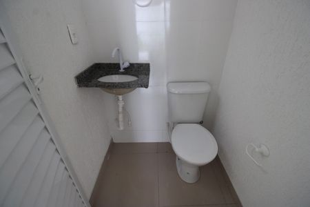 Casa de condomínio à venda com 70m², 2 quartos e 1 vagaLavabo