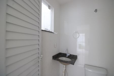 Casa de condomínio à venda com 70m², 2 quartos e 1 vagaLavabo