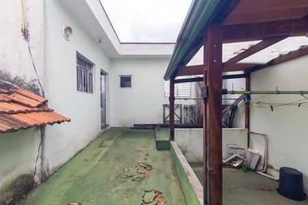 Casa à venda com 264m², 2 quartos e 2 vagas Casa à venda com 264m², 2 quartos e 2 vagasQuintal