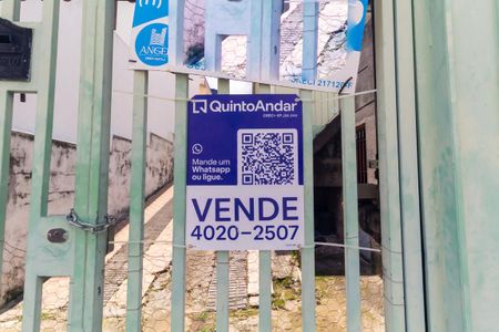 Casa à venda com 264m², 2 quartos e 2 vagas Casa à venda com 264m², 2 quartos e 2 vagasPlaca