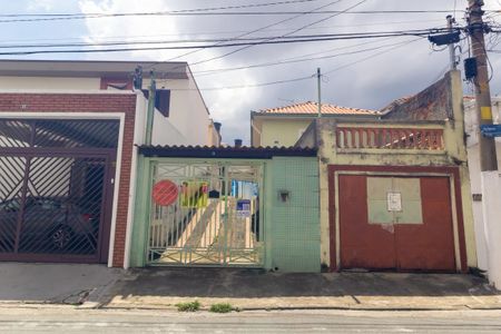 Casa à venda com 264m², 2 quartos e 2 vagas Casa à venda com 264m², 2 quartos e 2 vagasFachada