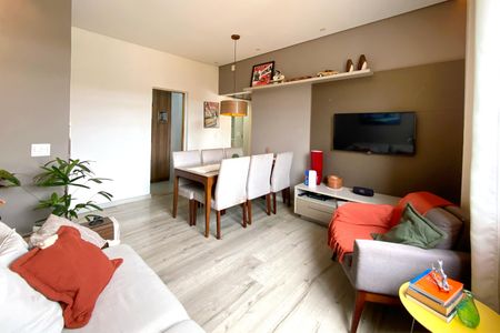 Sala de apartamento à venda com 2 quartos, 65m² em Serra, Belo Horizonte