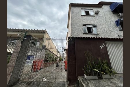 Apartamento para alugar com 70m², 2 quartos e 1 vagaFachada + plaquinha