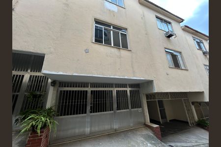 Apartamento para alugar com 70m², 2 quartos e 1 vagaFachada