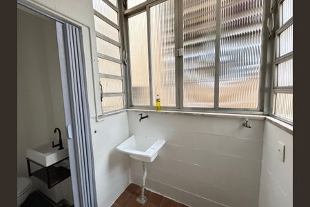 Apartamento para alugar com 70m², 2 quartos e 1 vagaÁrea de Serviço