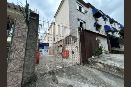 Apartamento para alugar com 70m², 2 quartos e 1 vagaFachada + plaquinha