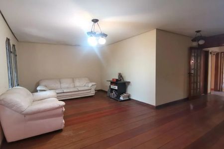 Casa à venda com 240m², 2 quartos e 2 vagas Casa à venda com 240m², 2 quartos e 2 vagasFoto 02