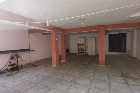 Casa à venda com 240m², 2 quartos e 2 vagas Casa à venda com 240m², 2 quartos e 2 vagasFoto 24