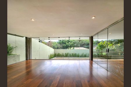 Casa de condomínio à venda com 900m², 5 quartos e 8 vagas