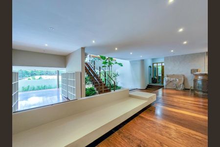 Casa de condomínio à venda com 900m², 5 quartos e 8 vagas