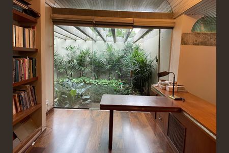 Casa de condomínio à venda com 900m², 5 quartos e 8 vagas