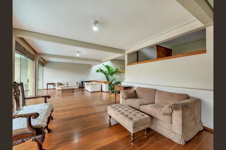 Casa de condomínio à venda com 900m², 5 quartos e 8 vagas