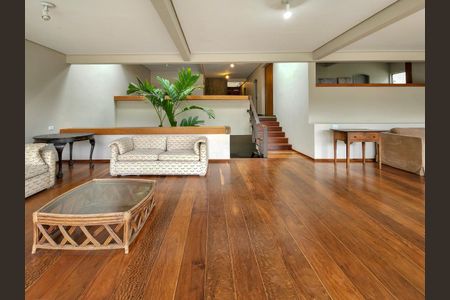 Casa de condomínio à venda com 900m², 5 quartos e 8 vagas