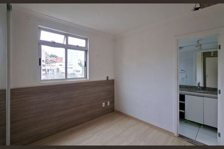 Apartamento para alugar com 85m², 3 quartos e 1 vaga Apartamento para alugar com 85m², 3 quartos e 1 vagaQuarto