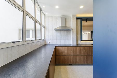 Apartamento à venda com 127m², 3 quartos e 2 vagas Apartamento à venda com 127m², 3 quartos e 2 vagasÁrea de Serviço