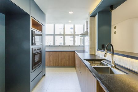 Apartamento à venda com 127m², 3 quartos e 2 vagas Apartamento à venda com 127m², 3 quartos e 2 vagasCozinha