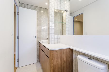 Apartamento à venda com 127m², 3 quartos e 2 vagas Apartamento à venda com 127m², 3 quartos e 2 vagasBanheiro da Suíte