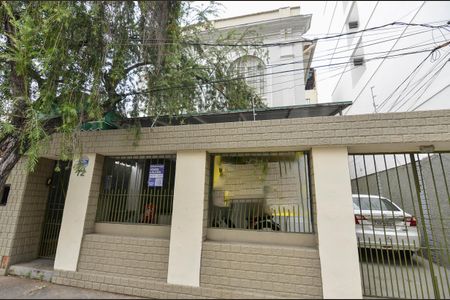 Casa para alugar com 525m², 7 quartos e 1 vaga Casa para alugar com 525m², 7 quartos e 1 vagaFachada