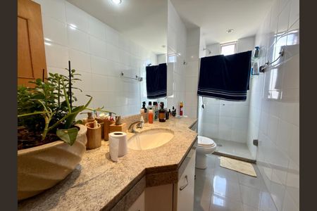 banheiro 2 de apartamento à venda com 2 quartos, 83m² em Santa Efigênia, Belo Horizonte