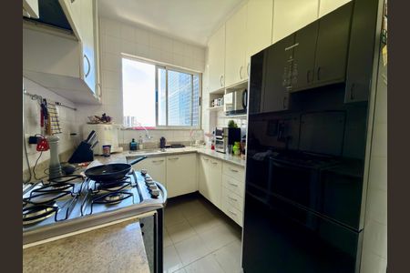 Apartamento à venda com 83m², 3 quartos e 2 vagas Apartamento à venda com 83m², 3 quartos e 2 vagascozinha
