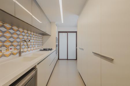 Apartamento à venda com 138m², 3 quartos e 3 vagas Apartamento à venda com 138m², 3 quartos e 3 vagasCozinha