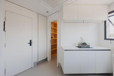 Apartamento à venda com 138m², 3 quartos e 3 vagas Apartamento à venda com 138m², 3 quartos e 3 vagasÁrea de Serviço