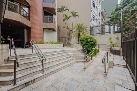 Apartamento à venda com 138m², 3 quartos e 3 vagas Apartamento à venda com 138m², 3 quartos e 3 vagasEntrada