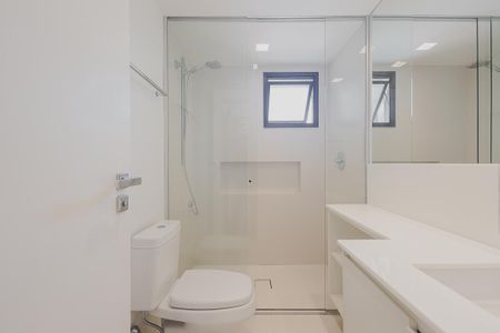 Apartamento à venda com 138m², 3 quartos e 3 vagas Apartamento à venda com 138m², 3 quartos e 3 vagasBanheiro da Suíte 1
