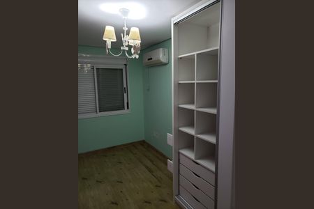 Casa de condomínio à venda com 173m², 4 quartos e 2 vagasQuarto