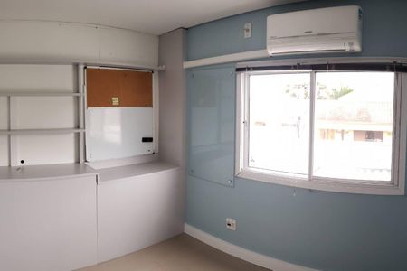 Casa de condomínio à venda com 173m², 4 quartos e 2 vagasQuarto