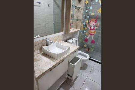 Casa de condomínio à venda com 173m², 4 quartos e 2 vagasBanheiro